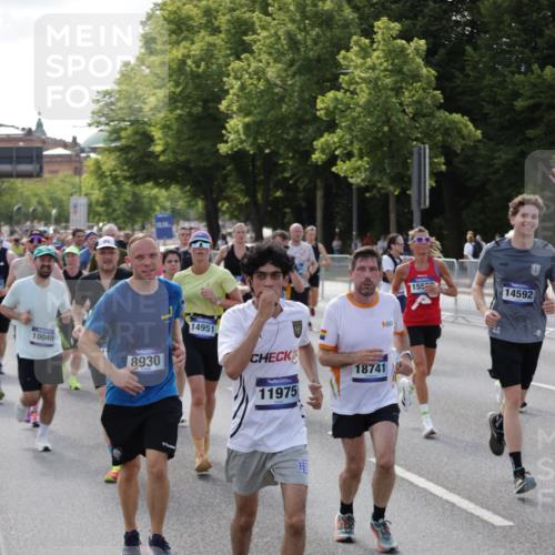 29.06.2025 - hella hamburg halbmarathon Jannik Wohlers http://msf.ph/oto/8252433 29.06.2025 09:56:39 Lombardsbrücke 1327, 1381, 1537, 1657, 1783, 2025, 2074, 2111, 2340, 2839, 2869, 2878, 3093, 3575, 3791, 4726, 4770, 4897, 5008, 5319, 5744, 6377, 6631, 7176, 7177, 7259, 7918, 8112, 8313, 8651, 8813, 8930, 9060, 9497, 9876, 10040, 10133, 10189, 10859, 10896, 11184, 11451, 11747, 11975, 12482, 12528, 12590, 12690, 12733, 13245, 13267, 13865, 14036, 14125, 14482, 14562, 14588, 14592, 14834, 15590, 16094, 16291, 16732 meine-sportfotos.de