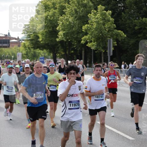 29.06.2025 - hella hamburg halbmarathon Jannik Wohlers http://msf.ph/oto/8252457 29.06.2025 09:56:39 Lombardsbrücke 1327, 1381, 1537, 1657, 1783, 2025, 2074, 2111, 2340, 2839, 2869, 2878, 3093, 3575, 3791, 4726, 4770, 4897, 5008, 5319, 5744, 6377, 6631, 7176, 7177, 7259, 7918, 8112, 8313, 8651, 8813, 8930, 9060, 9497, 9876, 10040, 10133, 10189, 10859, 10896, 11184, 11451, 11747, 11975, 12482, 12528, 12590, 12690, 12733, 13245, 13267, 13865, 14036, 14125, 14482, 14562, 14588, 14592, 14834, 15590, 16094, 16291, 16732 meine-sportfotos.de