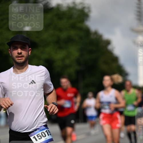29.06.2025 - hella hamburg halbmarathon Dr. Thomas Lammeyer http://msf.ph/oto/8252462 29.06.2025 09:51:41 Kennedybrücke 1164, 1385, 1505, 1644, 1743, 2714, 2767, 3959, 4860, 5091, 5315, 5554, 6684, 6990, 7884, 9178, 10404, 10793, 10852, 10900, 11202, 11227 meine-sportfotos.de