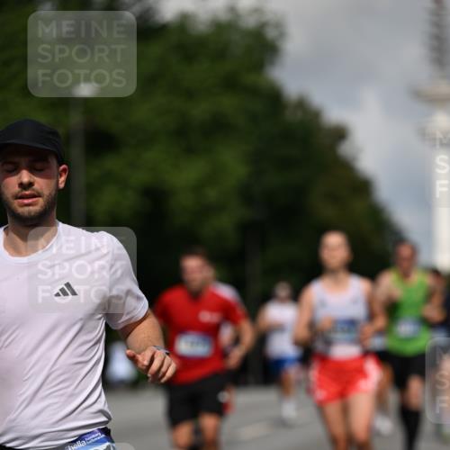 29.06.2025 - hella hamburg halbmarathon Dr. Thomas Lammeyer http://msf.ph/oto/8252484 29.06.2025 09:51:41 Kennedybrücke 1164, 1385, 1505, 1644, 1743, 2714, 2767, 3959, 4860, 5091, 5315, 5554, 6684, 6990, 7884, 9178, 10404, 10793, 10852, 10900, 11202, 11227 meine-sportfotos.de