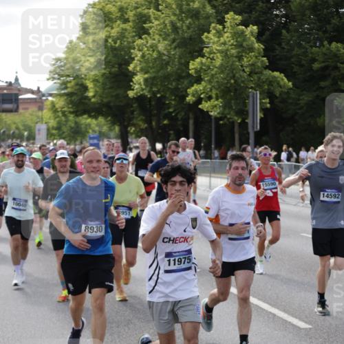 29.06.2025 - hella hamburg halbmarathon Jannik Wohlers http://msf.ph/oto/8252508 29.06.2025 09:56:40 Lombardsbrücke 1327, 1381, 1537, 1657, 1783, 2025, 2074, 2111, 2340, 2839, 2869, 2878, 3093, 3575, 3791, 4726, 4770, 4897, 5008, 5319, 5744, 6377, 6631, 7176, 7177, 7259, 7918, 8112, 8313, 8651, 8813, 8930, 9060, 9497, 10040, 10133, 10189, 10859, 10896, 11184, 11451, 11747, 11975, 12482, 12528, 12590, 12690, 12733, 13245, 13267, 13865, 14036, 14125, 14192, 14482, 14562, 14588, 14592, 14834, 15590, 16094, 16291, 16732 meine-sportfotos.de