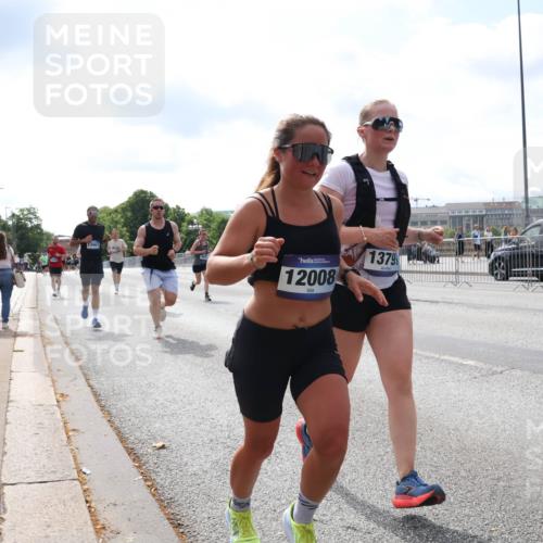 29.06.2025 - hella hamburg halbmarathon Lena Gebhardt http://msf.ph/oto/8252515 29.06.2025 10:10:31 Lombardsbrücke 1186, 1548, 1573, 3921, 4389, 5182, 5440, 5511, 5990, 5991, 7042, 7081, 7250, 7333, 7636, 7685, 8219, 8890, 9169, 9366, 9434, 9681, 9816, 9829, 10036, 10943, 11027, 11180, 11355, 11887, 11904, 11905, 12008, 12629, 13588, 13594, 13797, 13825, 13901, 14679, 14822, 15409, 16166, 16344, 16445, 16639, 16808, 16872, 17148, 17532, 17730, 18196, 18949, 19023 meine-sportfotos.de