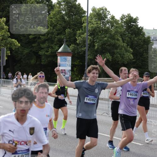 29.06.2025 - hella hamburg halbmarathon Jannik Wohlers http://msf.ph/oto/8252562 29.06.2025 09:56:40 Lombardsbrücke 1327, 1381, 1537, 1657, 1783, 2025, 2074, 2111, 2340, 2839, 2869, 2878, 3093, 3575, 3791, 4726, 4770, 4897, 5008, 5319, 5744, 6377, 6631, 7176, 7177, 7259, 7918, 8112, 8313, 8651, 8813, 8930, 9060, 9497, 10040, 10133, 10189, 10859, 10896, 11184, 11451, 11747, 11975, 12482, 12528, 12590, 12690, 12733, 13245, 13267, 13865, 14036, 14125, 14192, 14482, 14562, 14588, 14592, 14834, 15590, 16094, 16291, 16732 meine-sportfotos.de