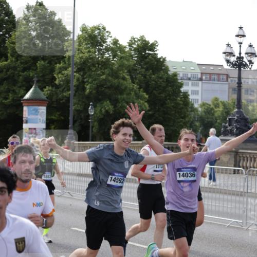 29.06.2025 - hella hamburg halbmarathon Jannik Wohlers http://msf.ph/oto/8252652 29.06.2025 09:56:41 Lombardsbrücke 1327, 1381, 1537, 1657, 1783, 2025, 2074, 2111, 2340, 2839, 2869, 2878, 3093, 3575, 3791, 4726, 4770, 4897, 5008, 5319, 5744, 6377, 6631, 7176, 7177, 7259, 7918, 8112, 8313, 8651, 8813, 8930, 9060, 9497, 10040, 10133, 10189, 10859, 10896, 11184, 11451, 11747, 11975, 12528, 12590, 12690, 12733, 13245, 13267, 13865, 14036, 14125, 14192, 14482, 14562, 14592, 15590, 16094, 16291, 16732 meine-sportfotos.de