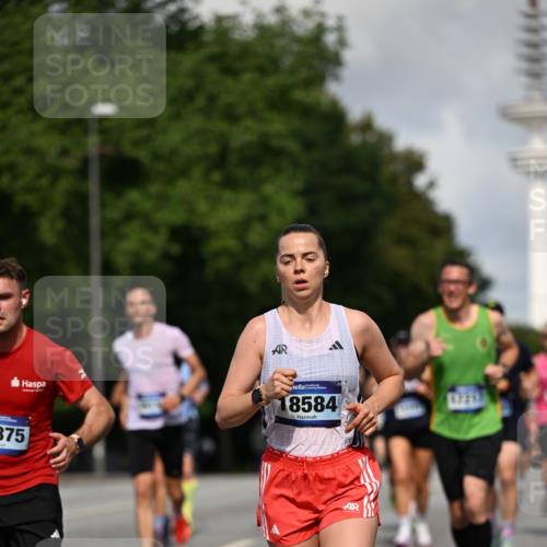 29.06.2025 - hella hamburg halbmarathon Dr. Thomas Lammeyer http://msf.ph/oto/8252786 29.06.2025 09:51:42 Kennedybrücke 1385, 1505, 1710, 1743, 2714, 2767, 3959, 4860, 5091, 5315, 5554, 6684, 6990, 7884, 9178, 10404, 10793, 10852, 10900, 11202, 11227 meine-sportfotos.de