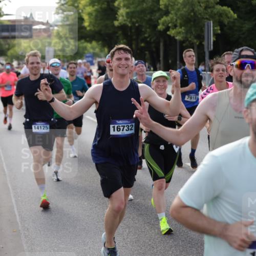 29.06.2025 - hella hamburg halbmarathon Jannik Wohlers http://msf.ph/oto/8252802 29.06.2025 09:56:43 Lombardsbrücke 1327, 1381, 1442, 1537, 1657, 1783, 2025, 2074, 2111, 2340, 2595, 2814, 2839, 2869, 3093, 3575, 3791, 4726, 4770, 5008, 5013, 5319, 5744, 6377, 6631, 7177, 7259, 7918, 8112, 8313, 8651, 8813, 8930, 9060, 9497, 10040, 10133, 10189, 10549, 10859, 10896, 11184, 11451, 11747, 11975, 12528, 12590, 12733, 13245, 13267, 13794, 13865, 14036, 14125, 14192, 14482, 14562, 14592, 15590, 16094, 16291, 16732 meine-sportfotos.de