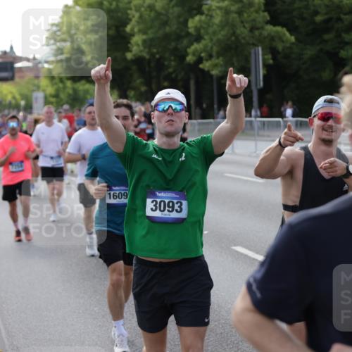 29.06.2025 - hella hamburg halbmarathon Jannik Wohlers http://msf.ph/oto/8252945 29.06.2025 09:56:45 Lombardsbrücke 1327, 1381, 1442, 1537, 1657, 1783, 2025, 2111, 2595, 2814, 2839, 2869, 3093, 3575, 3791, 4726, 4770, 5008, 5013, 5021, 5319, 5744, 6631, 6720, 7177, 7259, 7918, 8112, 8313, 8651, 8813, 8930, 9060, 9316, 10040, 10133, 10189, 10549, 10859, 11184, 11339, 11451, 11747, 11975, 12235, 12421, 12489, 12528, 12580, 12590, 12733, 13267, 13794, 13865, 14036, 14125, 14192, 14482, 14562, 14592, 15484, 15590, 15897, 16094, 16291, 16732, 17129 meine-sportfotos.de