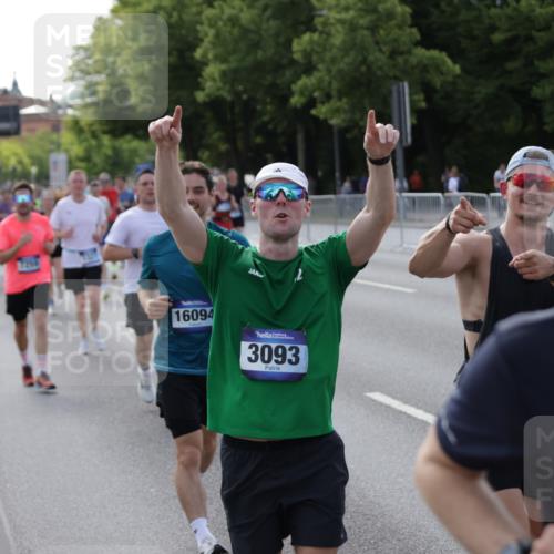 29.06.2025 - hella hamburg halbmarathon Jannik Wohlers http://msf.ph/oto/8252956 29.06.2025 09:56:45 Lombardsbrücke 1327, 1381, 1442, 1537, 1657, 1783, 2025, 2111, 2595, 2814, 2839, 2869, 3093, 3575, 3791, 4726, 4770, 5008, 5013, 5021, 5319, 5744, 6631, 6720, 7177, 7259, 7918, 8112, 8313, 8651, 8813, 8930, 9060, 9316, 10040, 10133, 10189, 10549, 10859, 11184, 11339, 11451, 11747, 11975, 12235, 12421, 12489, 12528, 12580, 12590, 12733, 13267, 13794, 13865, 14036, 14125, 14192, 14482, 14562, 14592, 15484, 15590, 15897, 16094, 16291, 16732, 17129 meine-sportfotos.de