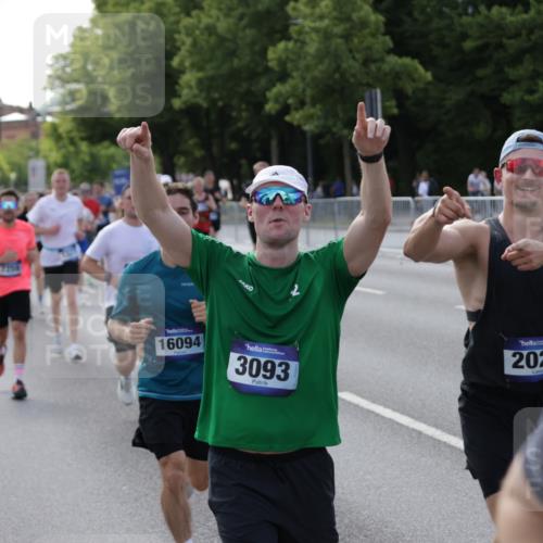 29.06.2025 - hella hamburg halbmarathon Jannik Wohlers http://msf.ph/oto/8252985 29.06.2025 09:56:45 Lombardsbrücke 1327, 1381, 1442, 1537, 1657, 1783, 2025, 2111, 2595, 2814, 2839, 2869, 3093, 3575, 3791, 4726, 4770, 5008, 5013, 5021, 5319, 5744, 6631, 6720, 7177, 7259, 7918, 8112, 8313, 8651, 8813, 8930, 9060, 9316, 10040, 10133, 10189, 10549, 10859, 11184, 11339, 11451, 11747, 11975, 12235, 12421, 12489, 12528, 12580, 12590, 12733, 13267, 13794, 13865, 14036, 14125, 14192, 14482, 14562, 14592, 15484, 15590, 15897, 16094, 16291, 16732, 17129 meine-sportfotos.de