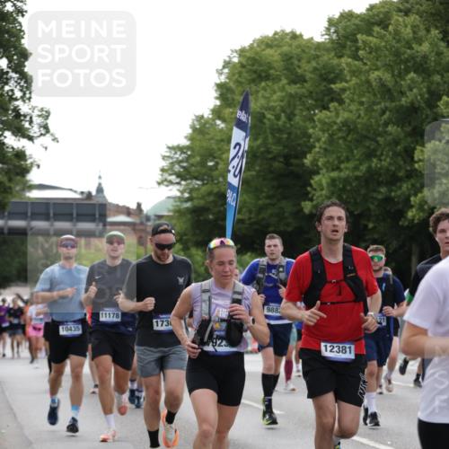 29.06.2025 - hella hamburg halbmarathon Jannik Wohlers http://msf.ph/oto/8253056 29.06.2025 10:31:14 Lombardsbrücke 1235, 1373, 1844, 1879, 2831, 2832, 3396, 3397, 3424, 3571, 3681, 4953, 5165, 5965, 6160, 6546, 6573, 6640, 7334, 7772, 8304, 8620, 8806, 9078, 9104, 9183, 9478, 9812, 9882, 9883, 10240, 10421, 10435, 10586, 11178, 11587, 12381, 12758, 13724, 15024, 15102, 15222, 15575, 16310, 16541, 17043, 17362, 17404, 17517, 17706, 17989, 18433, 18507, 18613, 18629, 18672, 18943, 19068, 19233 meine-sportfotos.de