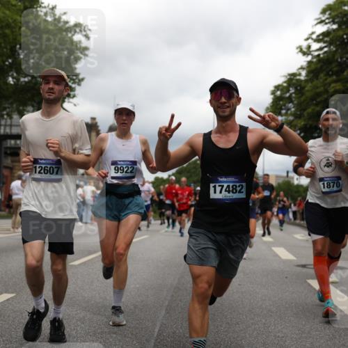 29.06.2025 - hella hamburg halbmarathon Yannick Fuchs http://msf.ph/oto/8253149 29.06.2025 10:48:03 20KM 1267, 1422, 1442, 1502, 1549, 1870, 2058, 2432, 2518, 2630, 3096, 3103, 3310, 3898, 4299, 5020, 5259, 6260, 6294, 6374, 7129, 7395, 7478, 7973, 8223, 8285, 8394, 9032, 9380, 9791, 9922, 10040, 11009, 11068, 11430, 11789, 11844, 12213, 12321, 12607, 13033, 13147, 13397, 13794, 13803, 13869, 13912, 14026, 14239, 14702, 15146, 15856, 16623, 16750, 16780, 17482, 17765, 18308, 18450, 18514, 18612, 18759, 19067, 19177 meine-sportfotos.de