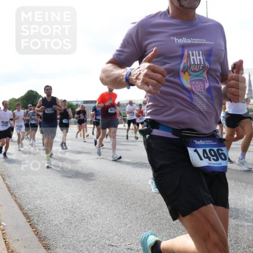 29.06.2025 - hella hamburg halbmarathon Lena Gebhardt http://msf.ph/oto/8253157 29.06.2025 09:56:46 Lombardsbrücke 1381, 1452, 1460, 1496, 1592, 1628, 1783, 1833, 1877, 2013, 2058, 2074, 2082, 2111, 2208, 2340, 2378, 2396, 2771, 2878, 2953, 2996, 3256, 3296, 3310, 3575, 3652, 3791, 4065, 4077, 4377, 4404, 4635, 4711, 4770, 4833, 4897, 5008, 5169, 5194, 5319, 5482, 5600, 5607, 5839, 5978, 6033, 6286, 6377, 6511, 6512, 6561, 6562, 6631, 7176, 7383, 7475, 7583, 8112, 8261, 8361, 8514, 8572, 8587, 8618, 8661, 8710, 8813, 8863, 8921, 8968, 8996, 9082, 9246, 9497, 9537, 9597, 9638 meine-sportfotos.de
