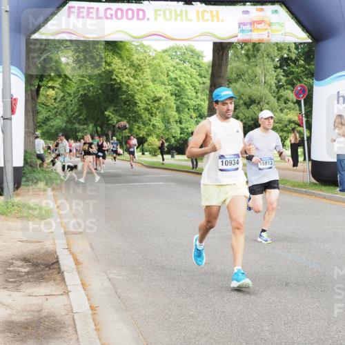 29.06.2025 - hella hamburg halbmarathon MichiJ http://msf.ph/oto/8253217 29.06.2025 10:29:05 Zwischen KM18-KM19 1603, 3332, 4843, 5409, 5916, 6080, 7080, 8465, 8467, 10934, 11731, 14092, 14924, 15424, 15813, 16761, 17214 meine-sportfotos.de