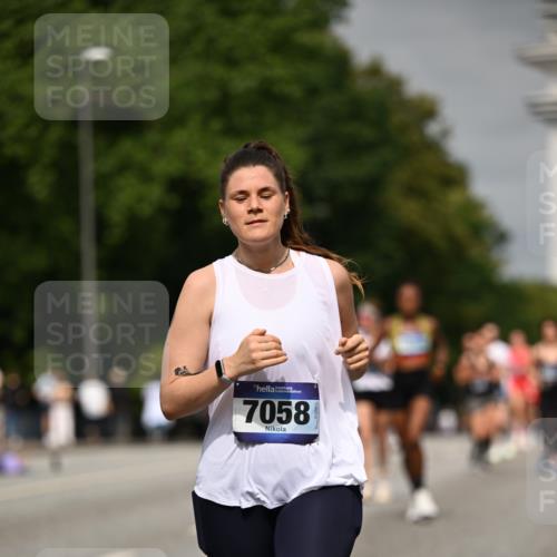 29.06.2025 - hella hamburg halbmarathon Dr. Thomas Lammeyer http://msf.ph/oto/8253229 29.06.2025 10:14:25 Kennedybrücke 1052, 1186, 1456, 4389, 7058, 7250, 8685, 9150, 9829, 9988 meine-sportfotos.de
