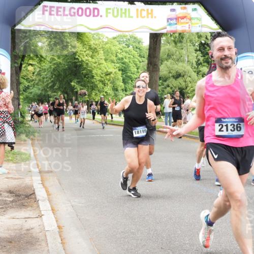 29.06.2025 - hella hamburg halbmarathon MichiJ http://msf.ph/oto/8253263 29.06.2025 10:52:17 Zwischen KM18-KM19 1186, 1229, 1559, 2136, 2490, 4307, 5073, 6322, 7210, 7211, 7888, 7907, 8894, 8960, 9477, 10402, 12426, 14642, 15000, 18199 meine-sportfotos.de