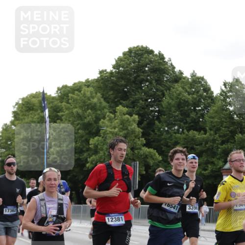 29.06.2025 - hella hamburg halbmarathon Jannik Wohlers http://msf.ph/oto/8253293 29.06.2025 10:31:16 Lombardsbrücke 1235, 1373, 1844, 1879, 2831, 2832, 3396, 3397, 3424, 3571, 3681, 4953, 5165, 5965, 6160, 6546, 6573, 6640, 7334, 7772, 8304, 8620, 8806, 9078, 9104, 9183, 9478, 9812, 9882, 9883, 10240, 10421, 10435, 10586, 11178, 12381, 12758, 13724, 14793, 15024, 15102, 15222, 15575, 16310, 16541, 17043, 17362, 17404, 17517, 17989, 18433, 18507, 18613, 18629, 18672, 19068, 19233 meine-sportfotos.de