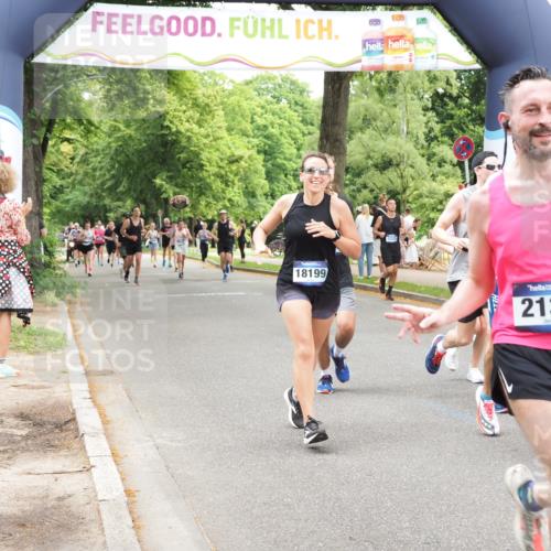29.06.2025 - hella hamburg halbmarathon MichiJ http://msf.ph/oto/8253299 29.06.2025 10:52:17 Zwischen KM18-KM19 1186, 1229, 1559, 2136, 2490, 4307, 5073, 6322, 7210, 7211, 7888, 7907, 8894, 8960, 9477, 10402, 12426, 14642, 15000, 18199 meine-sportfotos.de