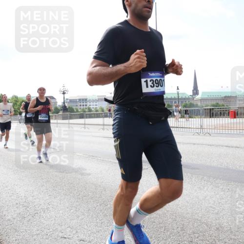 29.06.2025 - hella hamburg halbmarathon Lena Gebhardt http://msf.ph/oto/8253311 29.06.2025 10:10:34 Lombardsbrücke 1186, 1548, 1573, 3921, 4389, 5182, 5440, 5511, 5990, 5991, 7042, 7250, 7333, 7636, 7685, 8219, 8890, 9169, 9366, 9434, 9681, 9816, 9829, 10036, 10943, 11027, 11180, 11355, 11887, 11904, 11905, 12008, 12629, 13588, 13594, 13797, 13825, 13901, 14679, 14822, 15214, 15409, 16166, 16344, 16445, 16639, 16808, 16872, 17148, 17532, 17730, 18196, 18949, 19023 meine-sportfotos.de