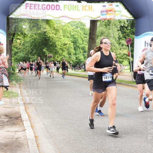 29.06.2025 - hella hamburg halbmarathon MichiJ http://msf.ph/oto/8253370 29.06.2025 10:52:18 Zwischen KM18-KM19 1186, 1229, 1559, 2136, 4307, 5073, 6322, 7210, 7211, 7888, 7907, 8894, 8960, 9477, 10402, 12426, 15000, 18199 meine-sportfotos.de