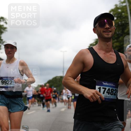 29.06.2025 - hella hamburg halbmarathon Yannick Fuchs http://msf.ph/oto/8253373 29.06.2025 10:48:03 20KM 1267, 1422, 1442, 1502, 1549, 1870, 2058, 2432, 2518, 2630, 3096, 3103, 3310, 3898, 4299, 5020, 5259, 6260, 6294, 6374, 7129, 7395, 7478, 7973, 8223, 8285, 8394, 9032, 9380, 9791, 9922, 10040, 11009, 11068, 11430, 11789, 11844, 12213, 12321, 12607, 13033, 13147, 13397, 13794, 13803, 13869, 13912, 14026, 14239, 14702, 15146, 15856, 16623, 16750, 16780, 17482, 17765, 18308, 18450, 18514, 18612, 18759, 19067, 19177 meine-sportfotos.de