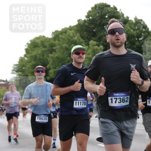 29.06.2025 - hella hamburg halbmarathon Jannik Wohlers http://msf.ph/oto/8253397 29.06.2025 10:31:18 Lombardsbrücke 1235, 1373, 1844, 1879, 2831, 2832, 3396, 3397, 3424, 3571, 3681, 3751, 4877, 4953, 5165, 5965, 6160, 6546, 6573, 6640, 7334, 8304, 8620, 8806, 9078, 9104, 9183, 9478, 9812, 9882, 9883, 10148, 10240, 10421, 10435, 10653, 11178, 12381, 12758, 13724, 14793, 15024, 15102, 15222, 15575, 16310, 16541, 17043, 17362, 17404, 17517, 18433, 18613, 18629, 18672, 19068, 19233 meine-sportfotos.de