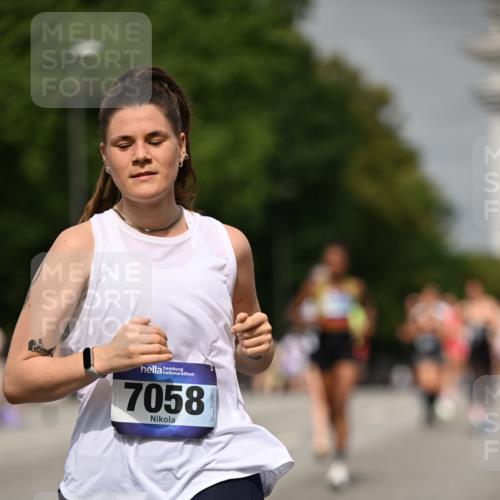 29.06.2025 - hella hamburg halbmarathon Dr. Thomas Lammeyer http://msf.ph/oto/8253399 29.06.2025 10:14:26 Kennedybrücke 1052, 1186, 1456, 4389, 7058, 7250, 8685, 9150, 9829, 9988 meine-sportfotos.de