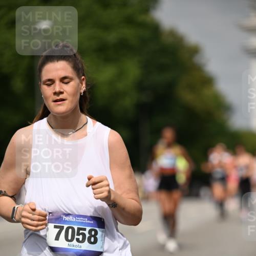 29.06.2025 - hella hamburg halbmarathon Dr. Thomas Lammeyer http://msf.ph/oto/8253412 29.06.2025 10:14:26 Kennedybrücke 1052, 1186, 1456, 4389, 7058, 7250, 8685, 9150, 9829, 9988 meine-sportfotos.de