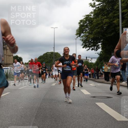 29.06.2025 - hella hamburg halbmarathon Yannick Fuchs http://msf.ph/oto/8253414 29.06.2025 10:48:03 20KM 1267, 1422, 1442, 1502, 1549, 1870, 2058, 2432, 2518, 2630, 3096, 3103, 3310, 3898, 4299, 5020, 5259, 6260, 6294, 6374, 7129, 7395, 7478, 7973, 8223, 8285, 8394, 9032, 9380, 9791, 9922, 10040, 11009, 11068, 11430, 11789, 11844, 12213, 12321, 12607, 13033, 13147, 13397, 13794, 13803, 13869, 13912, 14026, 14239, 14702, 15146, 15856, 16623, 16750, 16780, 17482, 17765, 18308, 18450, 18514, 18612, 18759, 19067, 19177 meine-sportfotos.de