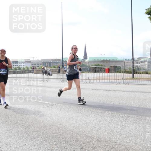 29.06.2025 - hella hamburg halbmarathon Lena Gebhardt http://msf.ph/oto/8253501 29.06.2025 10:10:35 Lombardsbrücke 1186, 1548, 1573, 3921, 4389, 5182, 5440, 5511, 5990, 5991, 7042, 7250, 7333, 7636, 7685, 8219, 8890, 9169, 9366, 9681, 9816, 9829, 11027, 11180, 11355, 11887, 11904, 11905, 12008, 12426, 12629, 13588, 13594, 13797, 13825, 13901, 14679, 14822, 15214, 15409, 16166, 16344, 16445, 16639, 16808, 16872, 17148, 17532, 17730, 18196, 18949, 19023 meine-sportfotos.de
