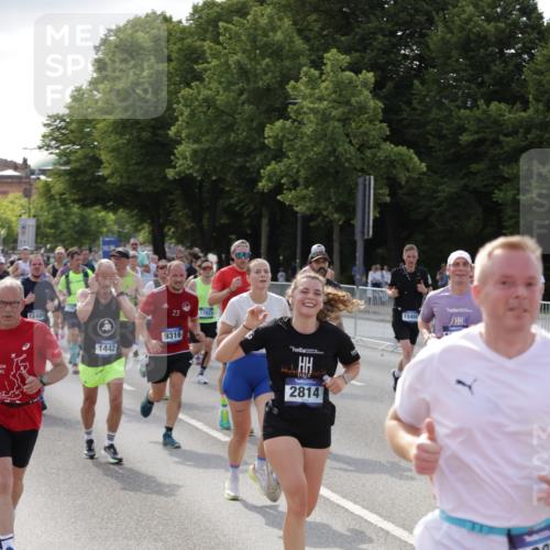 29.06.2025 - hella hamburg halbmarathon Jannik Wohlers http://msf.ph/oto/8253592 29.06.2025 09:56:49 Lombardsbrücke 1030, 1327, 1381, 1442, 1537, 1657, 2025, 2119, 2595, 2814, 2839, 2869, 3093, 3103, 3575, 4558, 4726, 5013, 5021, 5319, 5744, 6720, 6762, 7177, 7259, 7918, 8313, 8651, 8930, 9060, 9316, 10040, 10133, 10191, 10192, 10549, 10667, 10859, 11339, 11451, 11579, 11747, 11975, 12235, 12421, 12489, 12528, 12580, 13267, 13794, 13865, 14036, 14125, 14192, 14482, 14592, 15484, 15590, 15897, 16043, 16094, 16291, 16732, 17129 meine-sportfotos.de