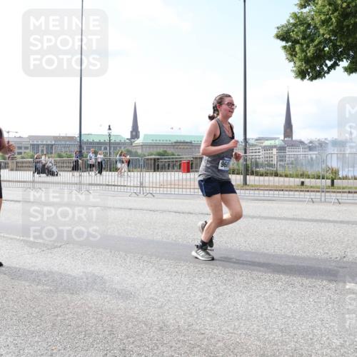 29.06.2025 - hella hamburg halbmarathon Lena Gebhardt http://msf.ph/oto/8253602 29.06.2025 10:10:35 Lombardsbrücke 1186, 1548, 1573, 3921, 4389, 5182, 5440, 5511, 5990, 5991, 7042, 7250, 7333, 7636, 7685, 8219, 8890, 9169, 9366, 9681, 9816, 9829, 11027, 11180, 11355, 11887, 11904, 11905, 12008, 12426, 12629, 13588, 13594, 13797, 13825, 13901, 14679, 14822, 15214, 15409, 16166, 16344, 16445, 16639, 16808, 16872, 17148, 17532, 17730, 18196, 18949, 19023 meine-sportfotos.de
