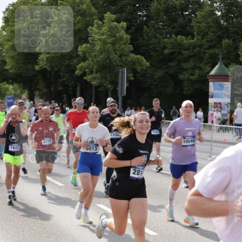 29.06.2025 - hella hamburg halbmarathon Jannik Wohlers http://msf.ph/oto/8253734 29.06.2025 09:56:50 Lombardsbrücke 1030, 1327, 1381, 1442, 1537, 1657, 2025, 2119, 2595, 2814, 2839, 2869, 3093, 3103, 3698, 4558, 4726, 5013, 5018, 5021, 5319, 5744, 6720, 6762, 7177, 7259, 7918, 8313, 8651, 8930, 9060, 9316, 10040, 10133, 10191, 10192, 10549, 10667, 11339, 11451, 11579, 11747, 11975, 12235, 12421, 12489, 12528, 12580, 13267, 13794, 13865, 14036, 14122, 14125, 14192, 14482, 14592, 15484, 15590, 15897, 16043, 16094, 16291, 16732, 17129 meine-sportfotos.de