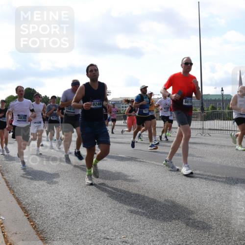 29.06.2025 - hella hamburg halbmarathon Lena Gebhardt http://msf.ph/oto/8253803 29.06.2025 09:56:47 Lombardsbrücke 1381, 1452, 1460, 1496, 1537, 1592, 1628, 1783, 1833, 1877, 2013, 2058, 2074, 2082, 2111, 2208, 2340, 2378, 2396, 2771, 2839, 2869, 2878, 2953, 2996, 3256, 3296, 3310, 3575, 3652, 3791, 4065, 4077, 4377, 4404, 4635, 4711, 4770, 4833, 4897, 5008, 5169, 5194, 5319, 5482, 5600, 5839, 5978, 6033, 6286, 6377, 6511, 6512, 6561, 6562, 6631, 7176, 7383, 7475, 7583, 8112, 8261, 8361, 8572, 8587, 8618, 8661, 8710, 8813, 8863, 8921, 8930, 8968, 8996, 9082, 9246, 9497, 9537, 9597, 9638 meine-sportfotos.de