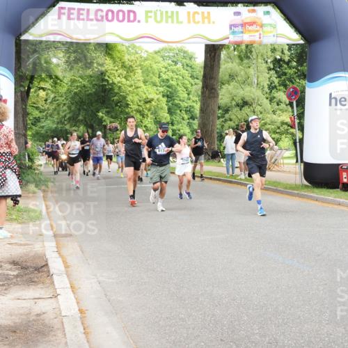 29.06.2025 - hella hamburg halbmarathon MichiJ http://msf.ph/oto/8253823 29.06.2025 10:52:21 Zwischen KM18-KM19 1559, 2136, 3328, 4307, 6322, 7210, 7211, 7888, 8171, 8894, 8960, 9477, 10402, 12426, 18199 meine-sportfotos.de