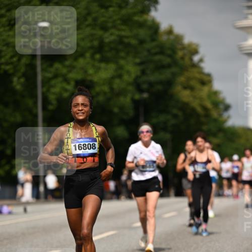 29.06.2025 - hella hamburg halbmarathon Dr. Thomas Lammeyer http://msf.ph/oto/8253837 29.06.2025 10:14:29 Kennedybrücke 1052, 1186, 1456, 4389, 7058, 8685, 9150, 9829, 9988 meine-sportfotos.de
