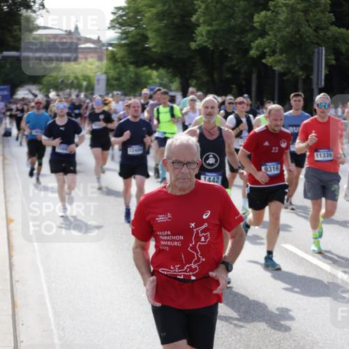 29.06.2025 - hella hamburg halbmarathon Jannik Wohlers http://msf.ph/oto/8253850 29.06.2025 09:56:51 Lombardsbrücke 1030, 1327, 1381, 1442, 1537, 1657, 2025, 2119, 2595, 2814, 2839, 2869, 3093, 3103, 3698, 4299, 4558, 4726, 5013, 5018, 5021, 5319, 5744, 6720, 6762, 7177, 7259, 7918, 8313, 8447, 8651, 8930, 9060, 9316, 10040, 10133, 10191, 10192, 10368, 10376, 10549, 10667, 11143, 11339, 11451, 11579, 11747, 11975, 12235, 12421, 12489, 12528, 12580, 13267, 13794, 13865, 14036, 14122, 14125, 14192, 14482, 14592, 15484, 15590, 15897, 16043, 16094, 16291, 16732, 17129 meine-sportfotos.de