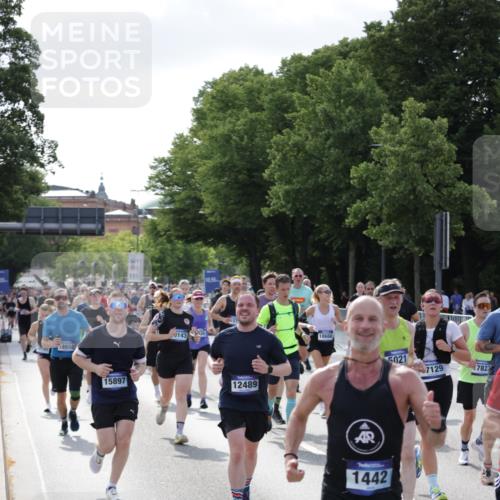 29.06.2025 - hella hamburg halbmarathon Jannik Wohlers http://msf.ph/oto/8253872 29.06.2025 09:56:52 Lombardsbrücke 1030, 1327, 1442, 1537, 1657, 2025, 2119, 2595, 2814, 2839, 2855, 2869, 3093, 3103, 3698, 4299, 4558, 4726, 5013, 5018, 5021, 5744, 6125, 6720, 6762, 6942, 7177, 7259, 7918, 8313, 8447, 8651, 8930, 9060, 9316, 10040, 10133, 10191, 10192, 10368, 10376, 10549, 10667, 11143, 11339, 11451, 11579, 11747, 11975, 12235, 12421, 12489, 12528, 12580, 13267, 13794, 14036, 14122, 14125, 14192, 14482, 14592, 14881, 15484, 15590, 15897, 16043, 16094, 16291, 16732, 16800, 17129 meine-sportfotos.de