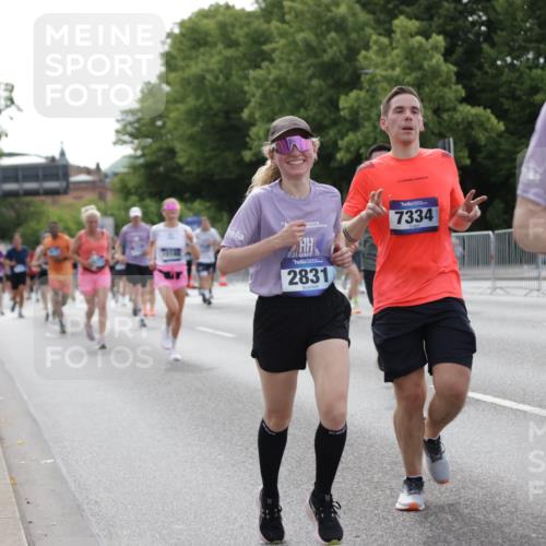 29.06.2025 - hella hamburg halbmarathon Jannik Wohlers http://msf.ph/oto/8253875 29.06.2025 10:31:21 Lombardsbrücke 1235, 1373, 1844, 1879, 2672, 2831, 2832, 3239, 3396, 3397, 3424, 3571, 3681, 3751, 4877, 4953, 5965, 6160, 6573, 6640, 6718, 6727, 7334, 7898, 8304, 8620, 8806, 9078, 9104, 9183, 9478, 9812, 9882, 9883, 10148, 10240, 10421, 10435, 10653, 11178, 12381, 12663, 12758, 14536, 14793, 15024, 15102, 15222, 15575, 16310, 16541, 17043, 17342, 17362, 17404, 18428, 18433, 18613, 18629, 18672, 19068, 19233 meine-sportfotos.de