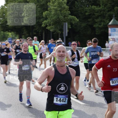 29.06.2025 - hella hamburg halbmarathon Jannik Wohlers http://msf.ph/oto/8253912 29.06.2025 09:56:52 Lombardsbrücke 1030, 1327, 1442, 1537, 1657, 2025, 2119, 2595, 2814, 2839, 2855, 2869, 3093, 3103, 3698, 4299, 4558, 4726, 5013, 5018, 5021, 5744, 6125, 6720, 6762, 6942, 7177, 7259, 7918, 8313, 8447, 8651, 8930, 9060, 9316, 10040, 10133, 10191, 10192, 10368, 10376, 10549, 10667, 11143, 11339, 11451, 11579, 11747, 11975, 12235, 12421, 12489, 12528, 12580, 13267, 13794, 14036, 14122, 14125, 14192, 14482, 14592, 14881, 15484, 15590, 15897, 16043, 16094, 16291, 16732, 16800, 17129 meine-sportfotos.de