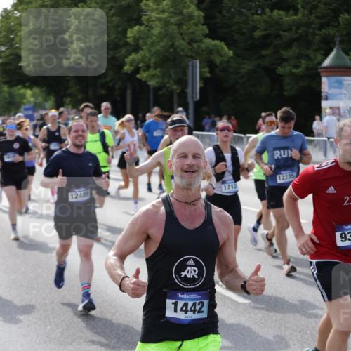 29.06.2025 - hella hamburg halbmarathon Jannik Wohlers http://msf.ph/oto/8253949 29.06.2025 09:56:52 Lombardsbrücke 1030, 1327, 1442, 1537, 1657, 2025, 2119, 2595, 2814, 2839, 2855, 2869, 3093, 3103, 3698, 4299, 4558, 4726, 5013, 5018, 5021, 5744, 6125, 6720, 6762, 6942, 7177, 7259, 7918, 8313, 8447, 8651, 8930, 9060, 9316, 10040, 10133, 10191, 10192, 10368, 10376, 10549, 10667, 11143, 11339, 11451, 11579, 11747, 11975, 12235, 12421, 12489, 12528, 12580, 13267, 13794, 14036, 14122, 14125, 14192, 14482, 14592, 14881, 15484, 15590, 15897, 16043, 16094, 16291, 16732, 16800, 17129 meine-sportfotos.de