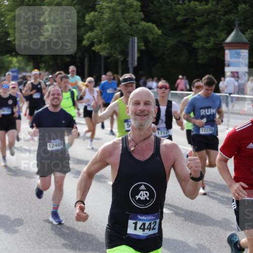 29.06.2025 - hella hamburg halbmarathon Jannik Wohlers http://msf.ph/oto/8253987 29.06.2025 09:56:52 Lombardsbrücke 1030, 1327, 1442, 1537, 1657, 2025, 2119, 2595, 2814, 2839, 2855, 2869, 3093, 3103, 3698, 4299, 4558, 4726, 5013, 5018, 5021, 5744, 6125, 6720, 6762, 6942, 7177, 7259, 7918, 8313, 8447, 8651, 8930, 9060, 9316, 10040, 10133, 10191, 10192, 10368, 10376, 10549, 10667, 11143, 11339, 11451, 11579, 11747, 11975, 12235, 12421, 12489, 12528, 12580, 13267, 13794, 14036, 14122, 14125, 14192, 14482, 14592, 14881, 15484, 15590, 15897, 16043, 16094, 16291, 16732, 16800, 17129 meine-sportfotos.de