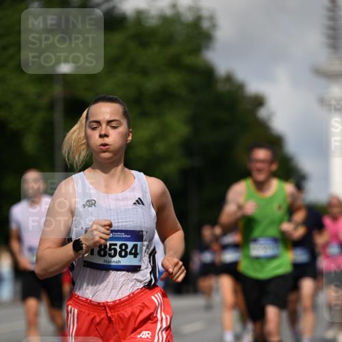 29.06.2025 - hella hamburg halbmarathon Dr. Thomas Lammeyer http://msf.ph/oto/8254000 29.06.2025 09:51:43 Kennedybrücke 1385, 1505, 1710, 1743, 2714, 2767, 3959, 4860, 5091, 5315, 5554, 5709, 6684, 6990, 7884, 10404, 10793, 10852, 10900 meine-sportfotos.de