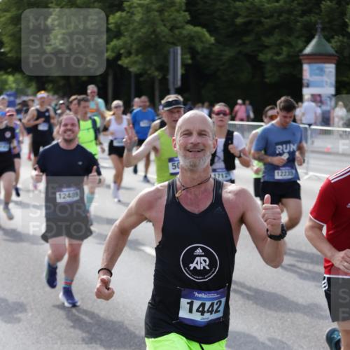 29.06.2025 - hella hamburg halbmarathon Jannik Wohlers http://msf.ph/oto/8254003 29.06.2025 09:56:52 Lombardsbrücke 1030, 1327, 1442, 1537, 1657, 2025, 2119, 2595, 2814, 2839, 2855, 2869, 3093, 3103, 3698, 4299, 4558, 4726, 5013, 5018, 5021, 5744, 6125, 6720, 6762, 6942, 7177, 7259, 7918, 8313, 8447, 8651, 8930, 9060, 9316, 10040, 10133, 10191, 10192, 10368, 10376, 10549, 10667, 11143, 11339, 11451, 11579, 11747, 11975, 12235, 12421, 12489, 12528, 12580, 13267, 13794, 14036, 14122, 14125, 14192, 14482, 14592, 14881, 15484, 15590, 15897, 16043, 16094, 16291, 16732, 16800, 17129 meine-sportfotos.de
