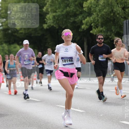 29.06.2025 - hella hamburg halbmarathon Jannik Wohlers http://msf.ph/oto/8254005 29.06.2025 10:31:23 Lombardsbrücke 1235, 1373, 1844, 1879, 2384, 2672, 2831, 2832, 3221, 3239, 3358, 3396, 3397, 3424, 3571, 3681, 3751, 4877, 4953, 5156, 5965, 6160, 6573, 6640, 6718, 6727, 7334, 7898, 8304, 8620, 8806, 9078, 9104, 9478, 9812, 9882, 9883, 10148, 10240, 10421, 10435, 10653, 11178, 12381, 12663, 12758, 14536, 14793, 15024, 15102, 15222, 15575, 16310, 16541, 17043, 17118, 17342, 17362, 18283, 18428, 18433, 18613, 18629, 18838, 19068, 19233 meine-sportfotos.de