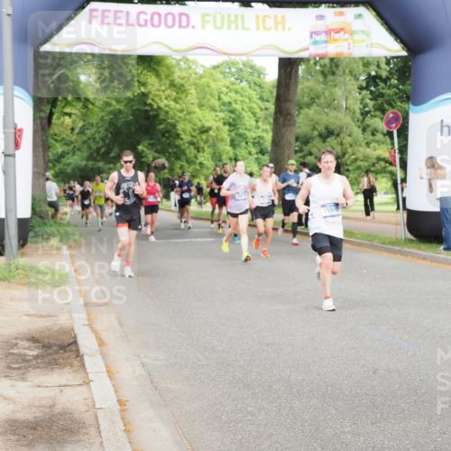 29.06.2025 - hella hamburg halbmarathon MichiJ http://msf.ph/oto/8254081 29.06.2025 10:29:14 Zwischen KM18-KM19 2568, 2949, 9979, 11767, 15542, 18173, 18192, 18573 meine-sportfotos.de