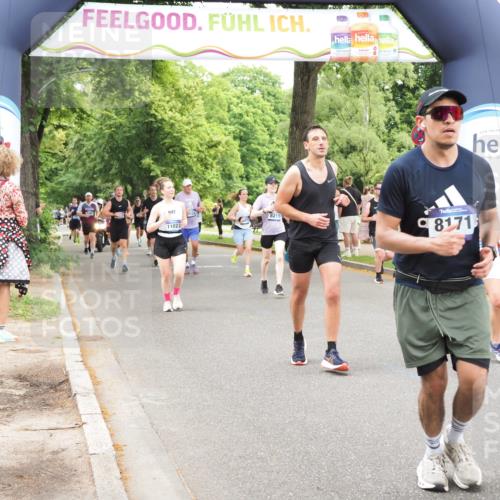 29.06.2025 - hella hamburg halbmarathon MichiJ http://msf.ph/oto/8254115 29.06.2025 10:52:24 Zwischen KM18-KM19 1062, 1559, 3328, 7760, 7888, 8171, 8219, 8894, 10402 meine-sportfotos.de