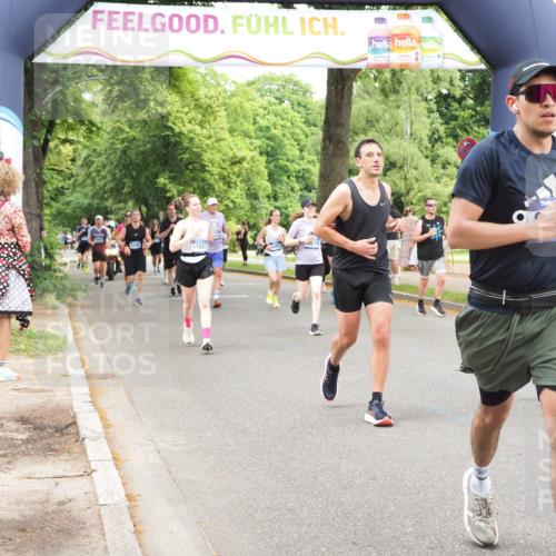 29.06.2025 - hella hamburg halbmarathon MichiJ http://msf.ph/oto/8254129 29.06.2025 10:52:24 Zwischen KM18-KM19 1062, 1559, 3328, 7760, 7888, 8171, 8219, 8894, 10402 meine-sportfotos.de