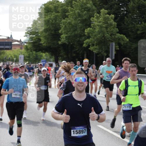 29.06.2025 - hella hamburg halbmarathon Jannik Wohlers http://msf.ph/oto/8254152 29.06.2025 09:56:54 Lombardsbrücke 1030, 1327, 1442, 2025, 2119, 2595, 2814, 2855, 3048, 3093, 3103, 3698, 4299, 4558, 4726, 5013, 5018, 5021, 5744, 6125, 6720, 6762, 6942, 7177, 7221, 7259, 7918, 8447, 8651, 9060, 9316, 10191, 10192, 10368, 10376, 10549, 10667, 11143, 11339, 11451, 11579, 11747, 12235, 12348, 12421, 12489, 12528, 12580, 13267, 13761, 13794, 14036, 14122, 14125, 14192, 14592, 14881, 15484, 15590, 15720, 15897, 16043, 16094, 16291, 16732, 16800, 17129 meine-sportfotos.de