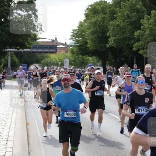 29.06.2025 - hella hamburg halbmarathon Jannik Wohlers http://msf.ph/oto/8254206 29.06.2025 09:56:55 Lombardsbrücke 1030, 1327, 1442, 2025, 2119, 2595, 2814, 2855, 3048, 3093, 3103, 3698, 4299, 4558, 4726, 5013, 5018, 5021, 5744, 6125, 6720, 6762, 6795, 6942, 7177, 7221, 7259, 7918, 8447, 9316, 10191, 10192, 10368, 10376, 10549, 10667, 11143, 11339, 11451, 11579, 11747, 12235, 12348, 12421, 12489, 12528, 12580, 12840, 13761, 13794, 14122, 14125, 14192, 14881, 15484, 15590, 15720, 15897, 16043, 16094, 16291, 16732, 16800, 17129, 17179 meine-sportfotos.de