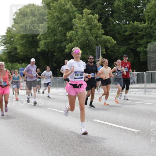 29.06.2025 - hella hamburg halbmarathon Jannik Wohlers http://msf.ph/oto/8254210 29.06.2025 10:31:23 Lombardsbrücke 1235, 1373, 1844, 1879, 2384, 2672, 2831, 2832, 3221, 3239, 3358, 3396, 3397, 3424, 3571, 3681, 3751, 4877, 4953, 5156, 5965, 6160, 6573, 6640, 6718, 6727, 7334, 7898, 8304, 8620, 8806, 9078, 9104, 9478, 9812, 9882, 9883, 10148, 10240, 10421, 10435, 10653, 11178, 12381, 12663, 12758, 14536, 14793, 15024, 15102, 15222, 15575, 16310, 16541, 17043, 17118, 17342, 17362, 18283, 18428, 18433, 18613, 18629, 18838, 19068, 19233 meine-sportfotos.de